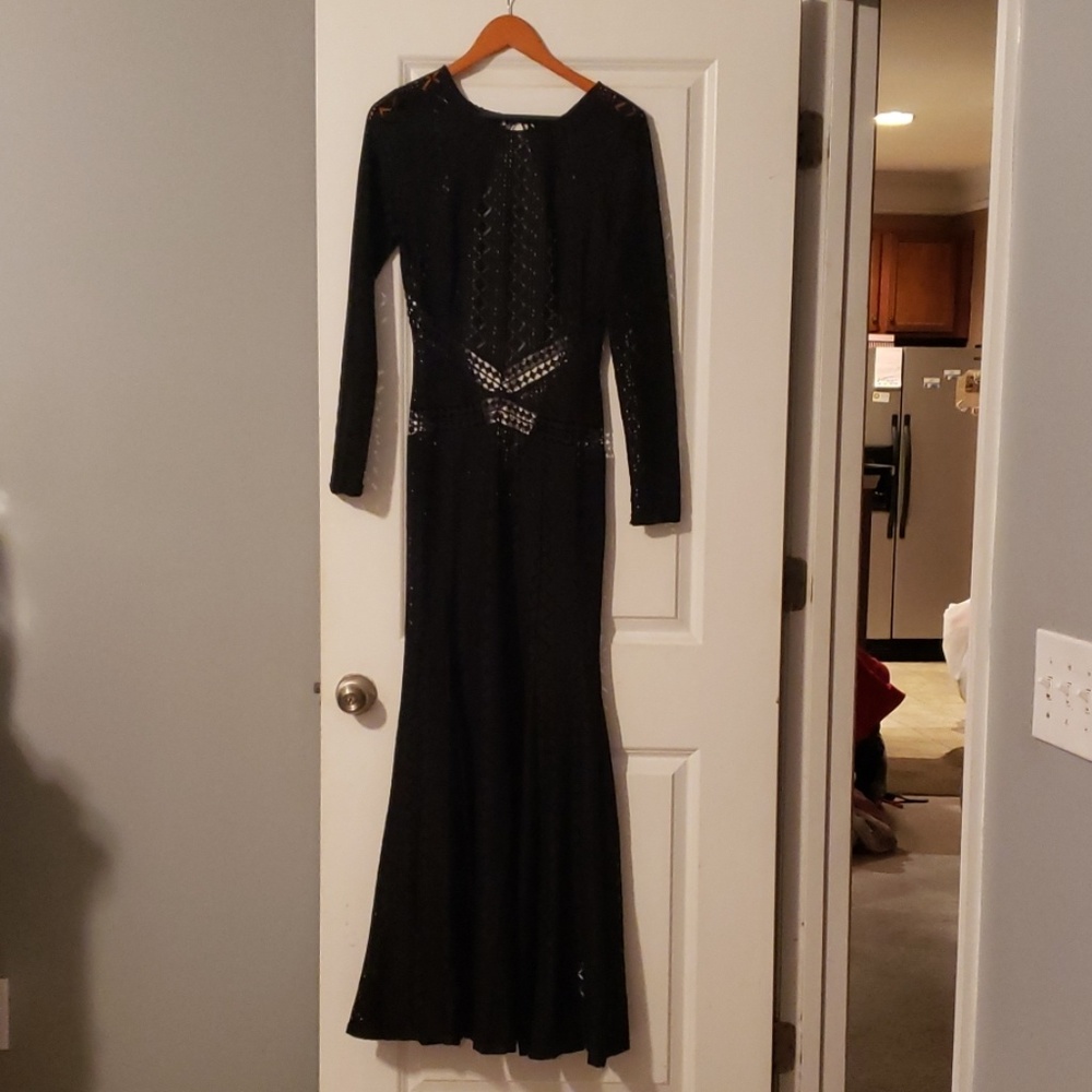 Black fishtail sheer long sleeves maxi dress